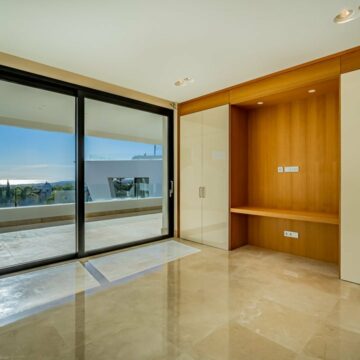 Stunning Penthouse in the Prestigious Residential Community of Sierra Blanca, Marbella Golden Mile Picture 11
