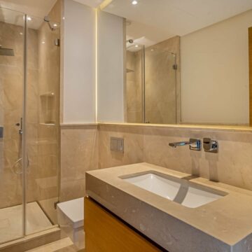 Stunning Penthouse in the Prestigious Residential Community of Sierra Blanca, Marbella Golden Mile Picture 12