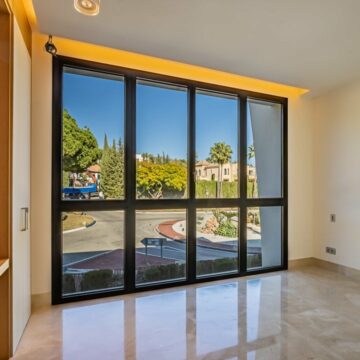 Stunning Penthouse in the Prestigious Residential Community of Sierra Blanca, Marbella Golden Mile Picture 13