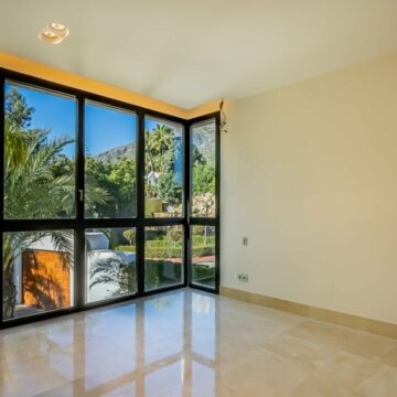 Stunning Penthouse in the Prestigious Residential Community of Sierra Blanca, Marbella Golden Mile Picture 15