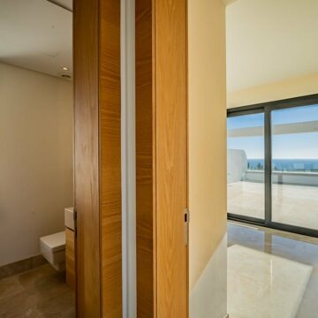 Stunning Penthouse in the Prestigious Residential Community of Sierra Blanca, Marbella Golden Mile Picture 18