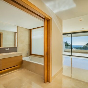 Stunning Penthouse in the Prestigious Residential Community of Sierra Blanca, Marbella Golden Mile Picture 8