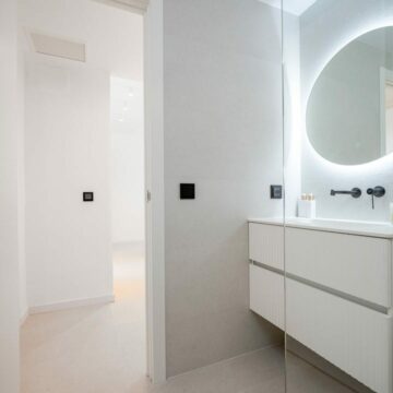 Recently Renovated and Restyled Apartment with Amazing Views in La Quinta, Benahavis Picture 29