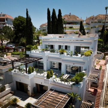 Amazing Duplex-Penthouse in one of Marbella’s Most Exclusive Neighbourhoods, Las Lomas de Marbella Club Picture 0