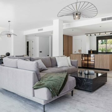 Amazing Duplex-Penthouse in one of Marbella’s Most Exclusive Neighbourhoods, Las Lomas de Marbella Club Picture 5