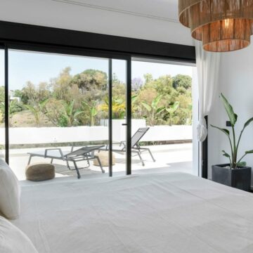 Amazing Duplex-Penthouse in one of Marbella’s Most Exclusive Neighbourhoods, Las Lomas de Marbella Club Picture 23