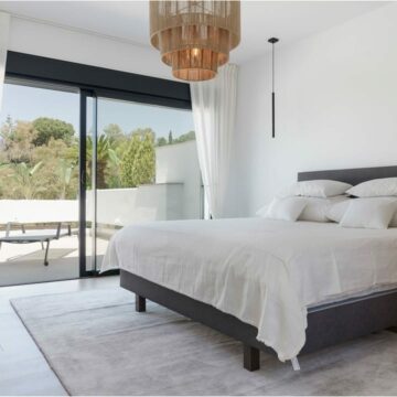 Amazing Duplex-Penthouse in one of Marbella’s Most Exclusive Neighbourhoods, Las Lomas de Marbella Club Picture 26