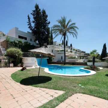 Amazing Duplex-Penthouse in one of Marbella’s Most Exclusive Neighbourhoods, Las Lomas de Marbella Club Picture 29