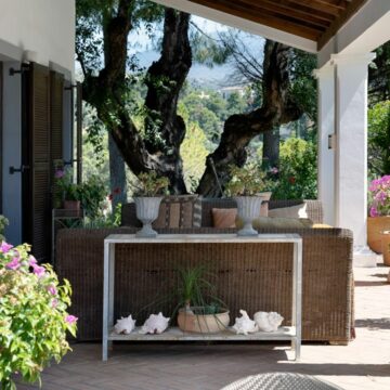 A Beautiful Family Home Surrounded by Imposing Nature with Breathtaking Sea and Mountain Views Picture 34