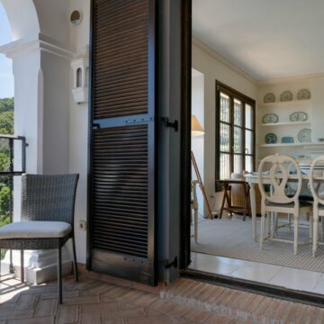 A Beautiful Family Home Surrounded by Imposing Nature with Breathtaking Sea and Mountain Views Picture 30