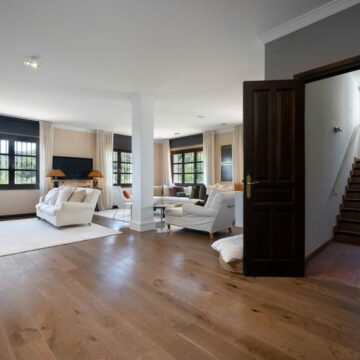 A Beautiful Family Home Surrounded by Imposing Nature with Breathtaking Sea and Mountain Views Picture 39