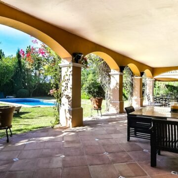 Traditional Mediterranean Style Detached Villa in the Highly Sought After Area of Nueva Andalucia’s Golf Valley in Marbella Picture 10