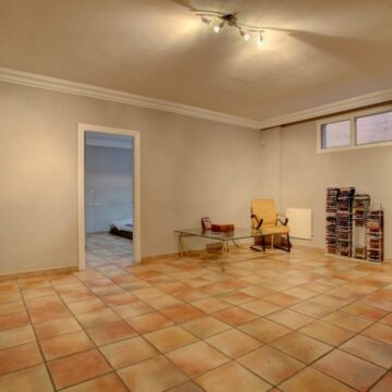 Traditional Mediterranean Style Detached Villa in the Highly Sought After Area of Nueva Andalucia’s Golf Valley in Marbella Picture 22