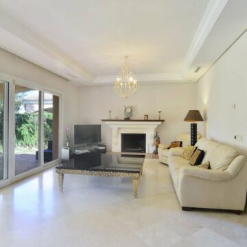 Traditional Mediterranean Style Detached Villa in the Highly Sought After Area of Nueva Andalucia’s Golf Valley in Marbella Picture 7