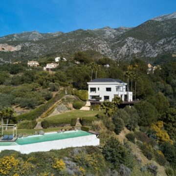 Unique Contemporary Villa With Panoramic Views in Istan, Marbella Picture 0