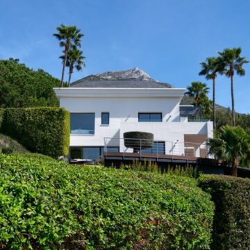 Unique Contemporary Villa With Panoramic Views in Istan, Marbella Picture 13