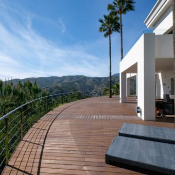 Unique Contemporary Villa With Panoramic Views in Istan, Marbella Picture 23