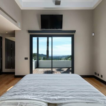 Unique Contemporary Villa With Panoramic Views in Istan, Marbella Picture 31