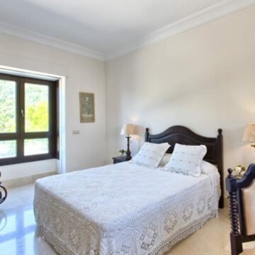 Stunning Golf Villa with Panoramic Sea Views Situated in Marbella Club Golf Resort, Benahavis Picture 20