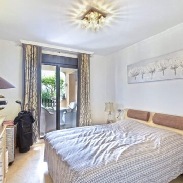 Beachside ground floor apartment in Casares Beach with large private garden! Picture 11