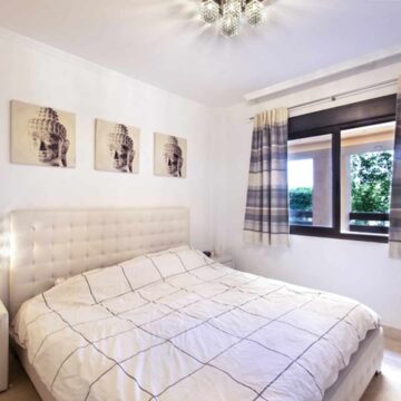 Beachside ground floor apartment in Casares Beach with large private garden! Picture 13