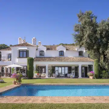 An extraordinarily beautiful Spanish Estate, private, surrounded by nature and breathtaking sea and mountain views, El Madronal Benahavis Picture 3