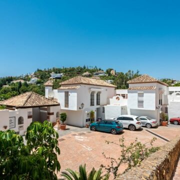 Unique Loft Townhouse in the Tranquil Gated Complex of La Quinta in Benahavis Picture 20