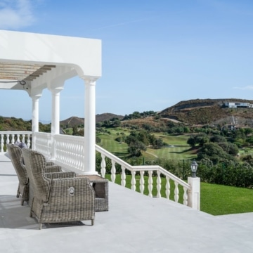 Villa in an Exclusive Location – Marbella Club Golf Resort in Benahavis Picture 1