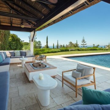 Exquisite Villa with Breathtaking and Unencumbered Panoramic Views in Las Lomas del Marbella Club, Marbella Golden Mile Picture 7