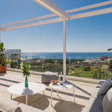 Spectacular Villa is Situated in One of the Most Desirable Frontline Golf Area of Cabopino, Marbella Picture 19