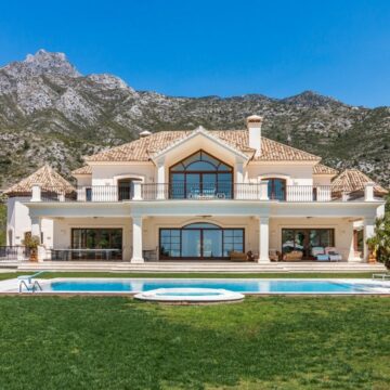 Impressive Luxury Villa with breathtaking Sea and Mountain Views in Los Picos, on The Golden Mile Marbella Picture 5