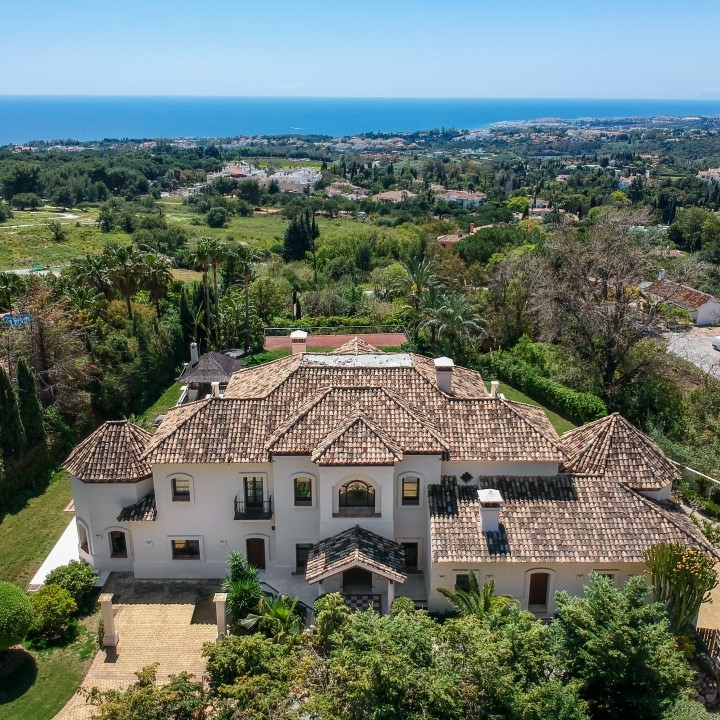 Impressive Luxury Villa with breathtaking Sea and Mountain Views in Los Picos, on The Golden Mile Marbella Picture