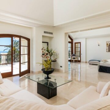 Impressive Luxury Villa with breathtaking Sea and Mountain Views in Los Picos, on The Golden Mile Marbella Picture 12