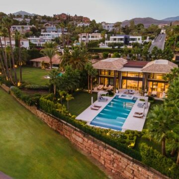 Frontline Golf Mansion in One of Marbella’s Most Exclusive Residential Communities, La Cerquilla in Nueva Andalucia Picture 3