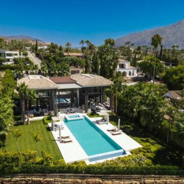 Frontline Golf Mansion in One of Marbella’s Most Exclusive Residential Communities, La Cerquilla in Nueva Andalucia Picture 4