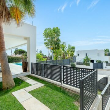 Luxury Villa in the Luxury Urbanization of La Finca in Río Real, One of the Best Areas of Marbella Picture 1