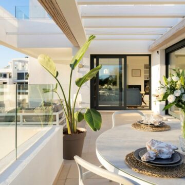 Stunning Duplex Penthouse with Remarkable Views in Atalaya, Benahavis Picture 0