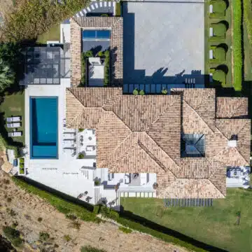 Spectacular family residence with amazing sea views situated in the prestigious hillside of El Madroñal Benahavis Picture 32