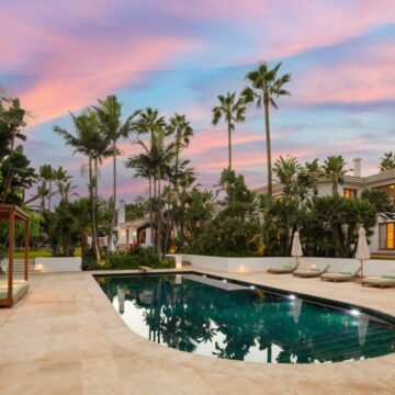 Authentic Spanish Estate Located in one of the Most Sought After, High- end Beachside Areas on The Golden Mile of Marbella Picture 2