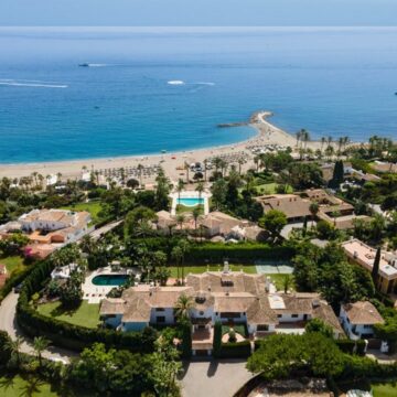 Authentic Spanish Estate Located in one of the Most Sought After, High- end Beachside Areas on The Golden Mile of Marbella Picture 0