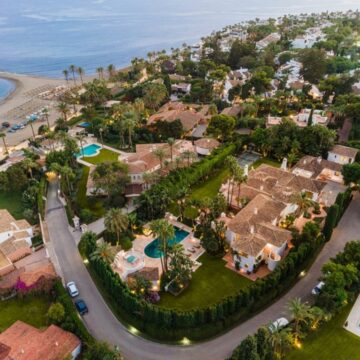 Authentic Spanish Estate Located in one of the Most Sought After, High- end Beachside Areas on The Golden Mile of Marbella Picture 39