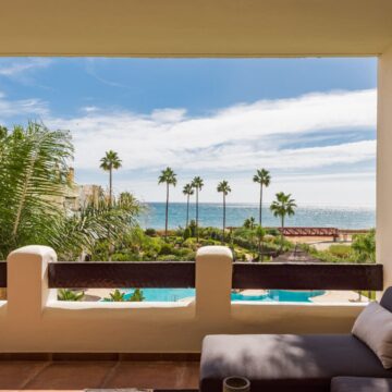 Fully Renovated Modern Apartment in the High-end Resort Complex of Bahía del Velerín, Estepona Picture 2