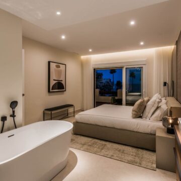 Fully Renovated Modern Apartment in the High-end Resort Complex of Bahía del Velerín, Estepona Picture 30