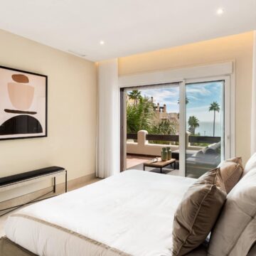 Fully Renovated Modern Apartment in the High-end Resort Complex of Bahía del Velerín, Estepona Picture 16