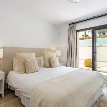 Exquisite Moved-in-Ready Villa in Cortijo Blanco, Puerto banus Picture 7