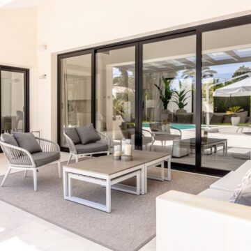Exquisite Moved-in-Ready Villa in Cortijo Blanco, Puerto banus Picture 3