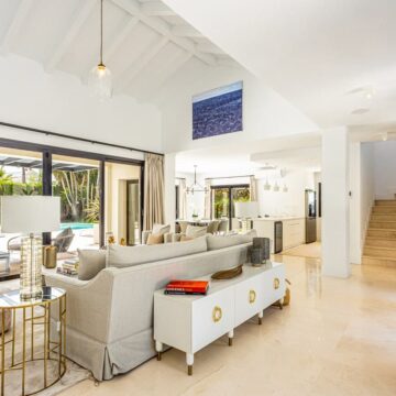 Exquisite Moved-in-Ready Villa in Cortijo Blanco, Puerto banus Picture 5