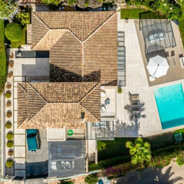 Exquisite Moved-in-Ready Villa in Cortijo Blanco, Puerto banus Picture 12
