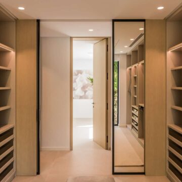 Elegant Luxury Villa designed by a famous Architect in El Paraiso, Estepona Picture 32