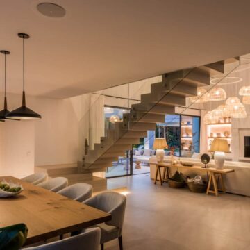 Elegant Luxury Villa designed by a famous Architect in El Paraiso, Estepona Picture 5